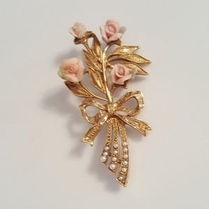 Vintage pink rose, gold tone broach